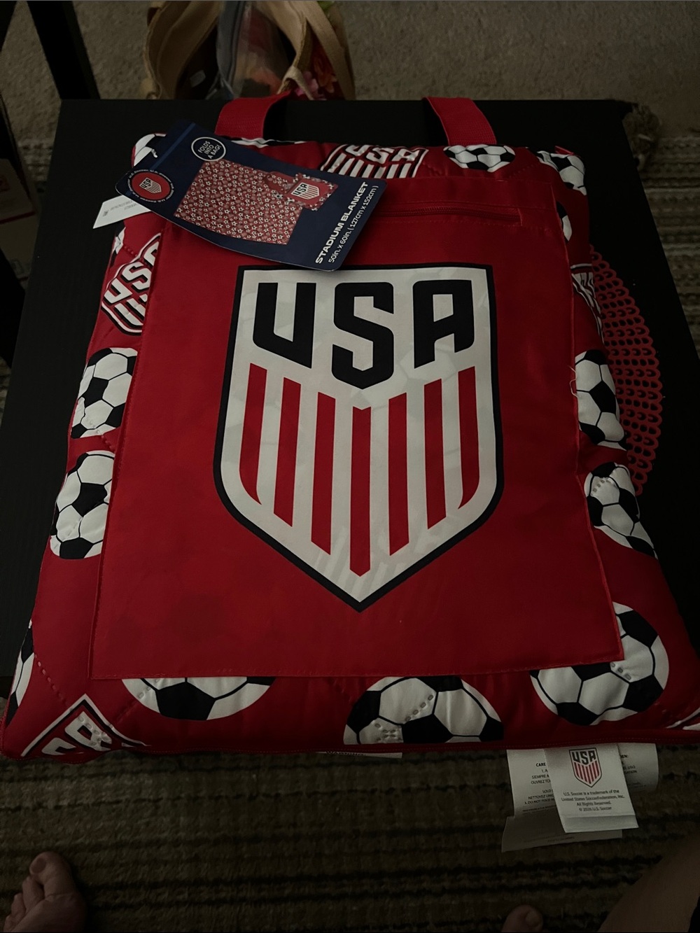 USA Red Soccer Stadium Blanket - Official Shield Design NWT